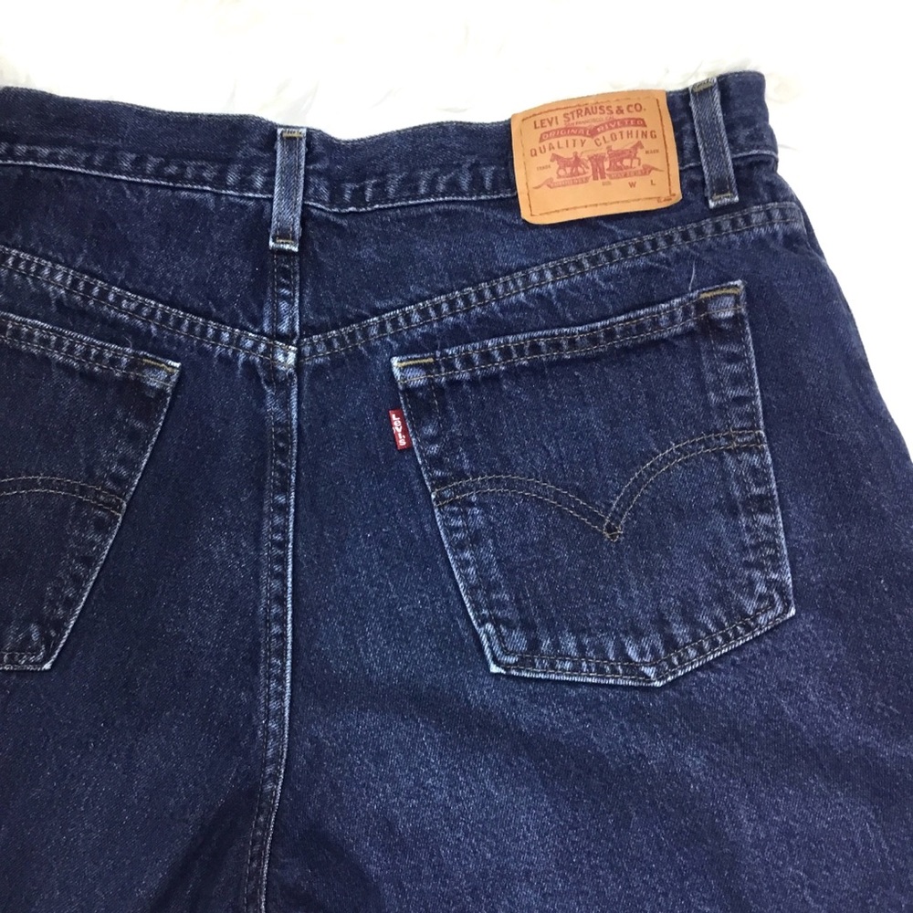 Levi’s High Waisted Jean Shorts - Picture 3 of 3